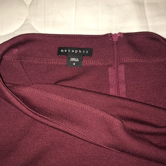 Maroon skirt - Picture 3 of 4
